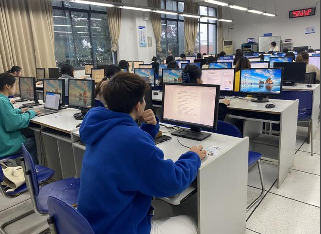 讲堂质量提高的重要渠道是教育数字基础设备的全体提高